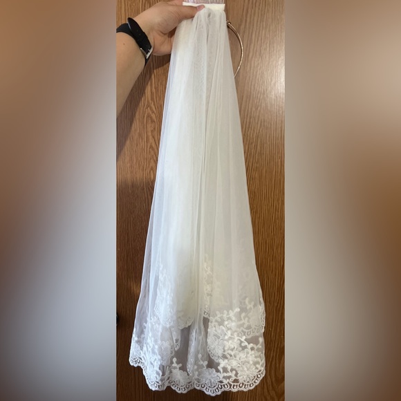Wedding dress for sale. Includes veil and crown. - Picture 3 of 8